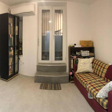 Exarcheia: Independent Ground Floor House. Apartment Атина Екстериор снимка