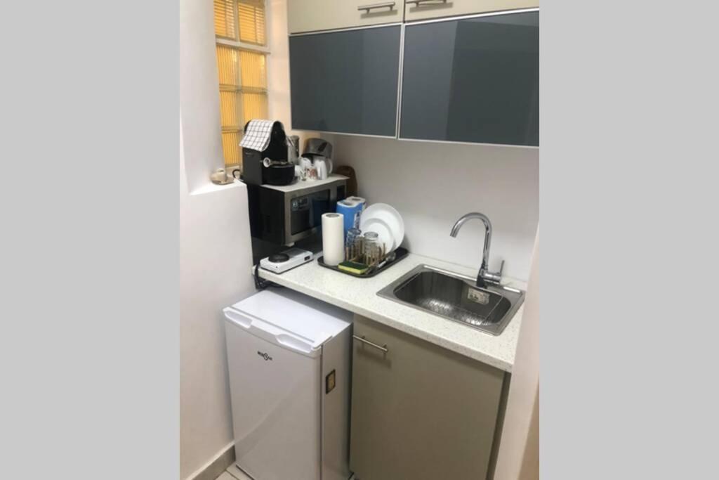 Exarcheia: Independent Ground Floor House. Apartment Атина Екстериор снимка