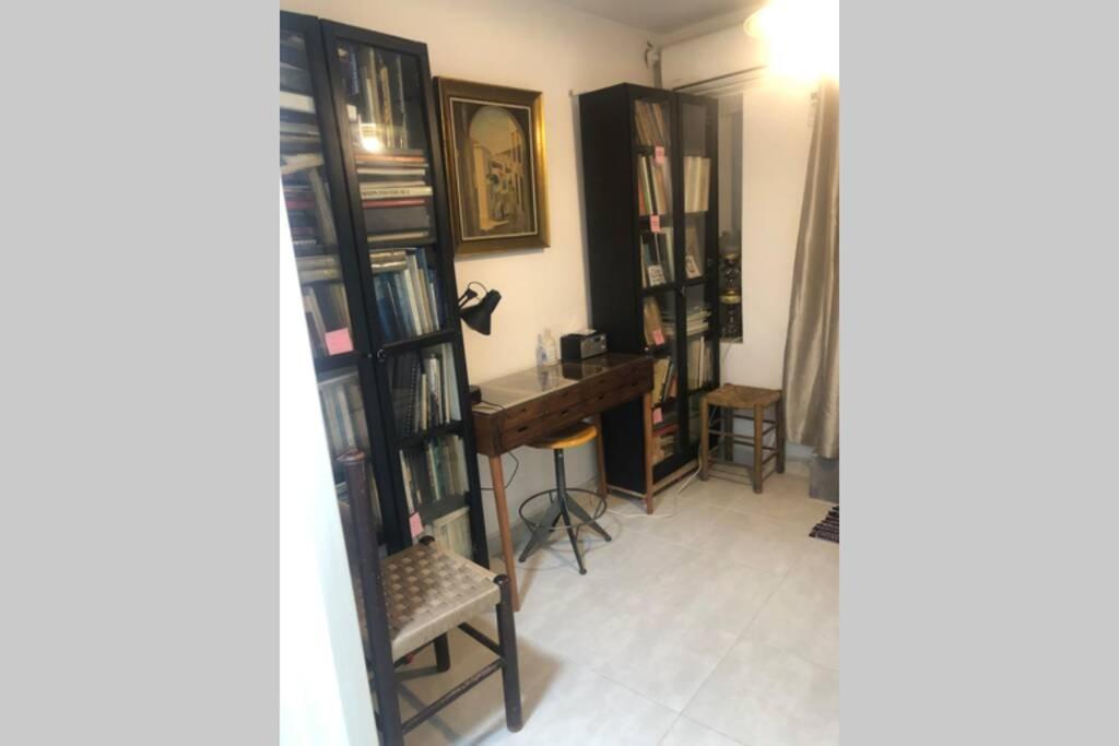 Exarcheia: Independent Ground Floor House. Apartment Атина Екстериор снимка