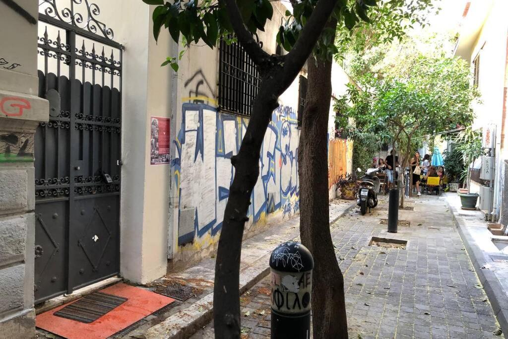 Exarcheia: Independent Ground Floor House. Apartment Атина Екстериор снимка
